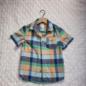 🧚‍♀️5/$30)Boys button down plaid shirt.
